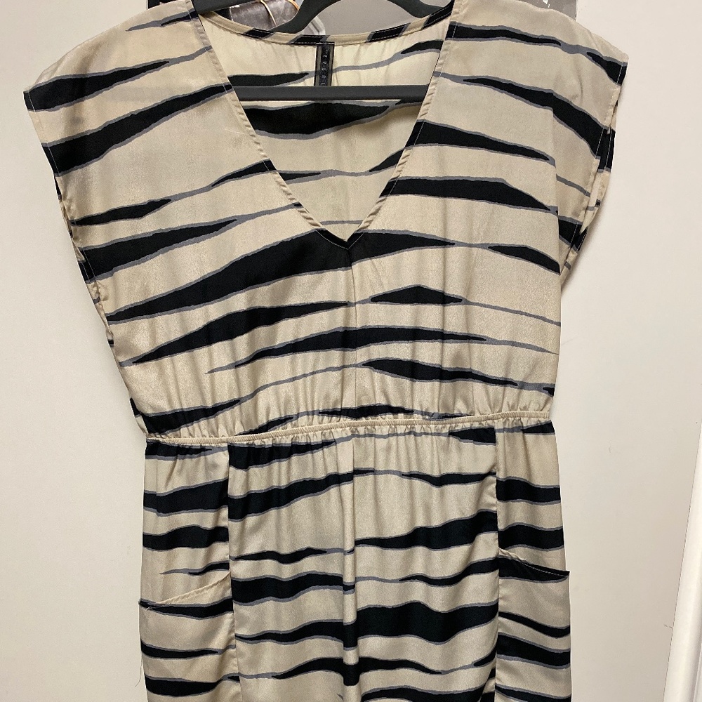 Cream with navy dress